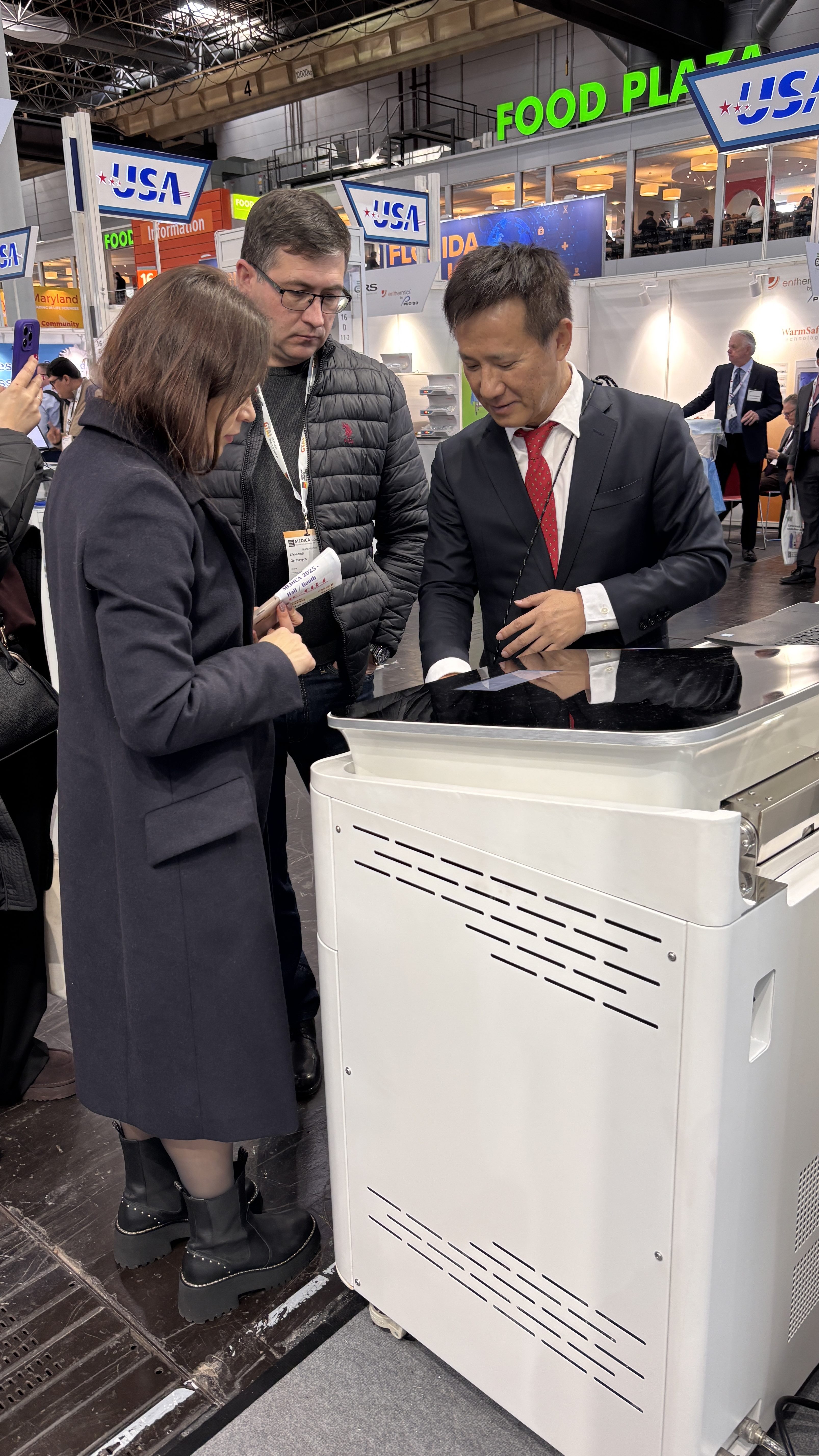 中聯環境生技展示內視鏡全自動低溫滅菌與清洗消毒整合方案