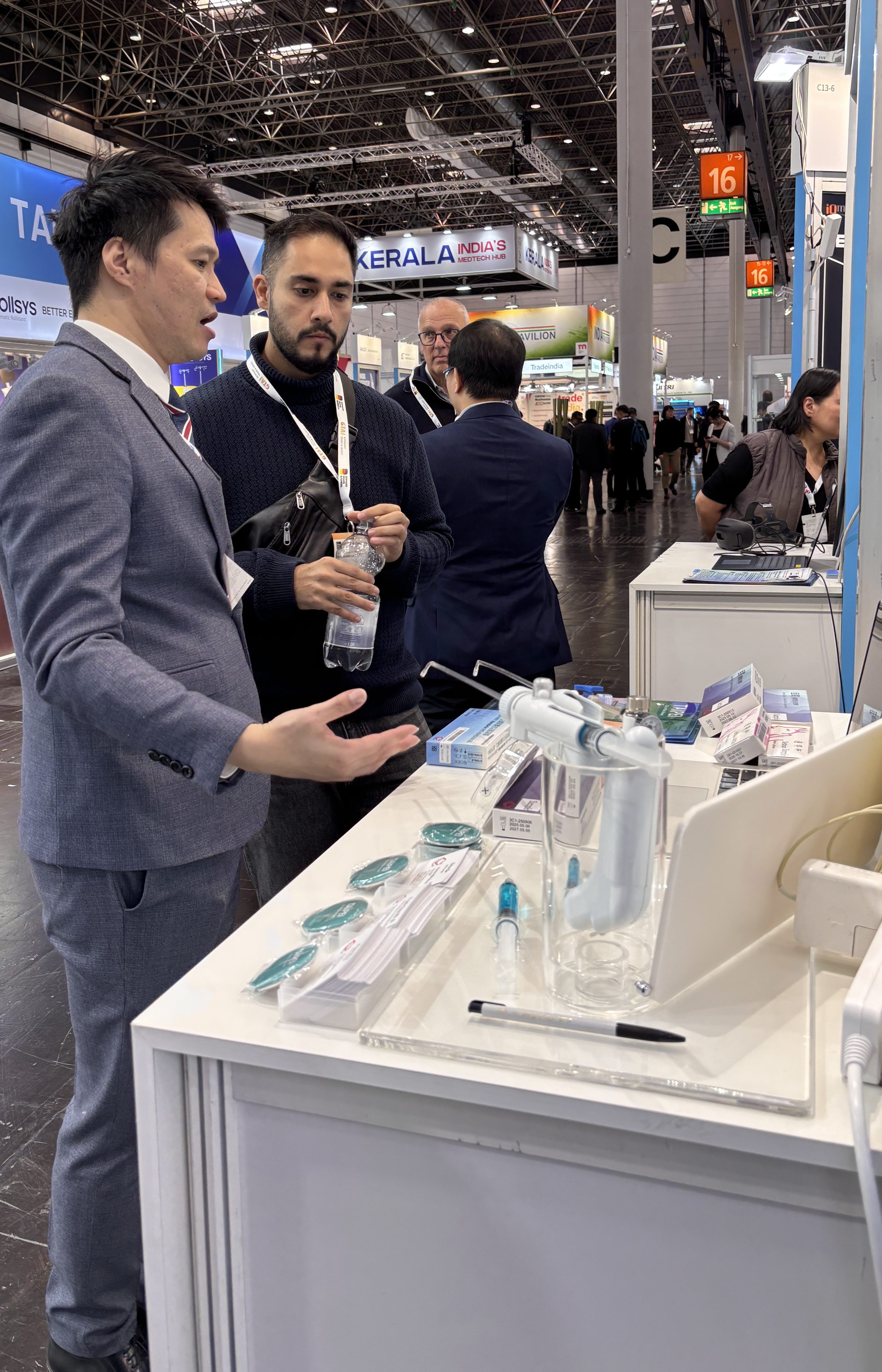 博唯弘展生技展出具多國專利的防沾黏噴霧Thergi Spray及艾達貝爾抗沾黏凝膠